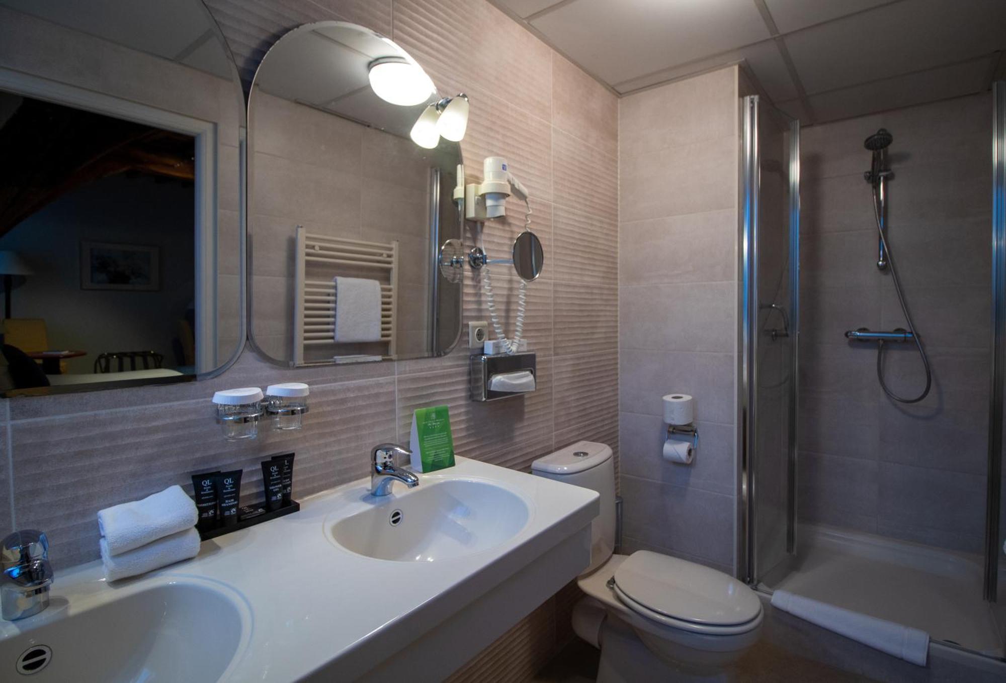 Grand Hotel En Residence De Draak Bergen op Zoom Bilik gambar