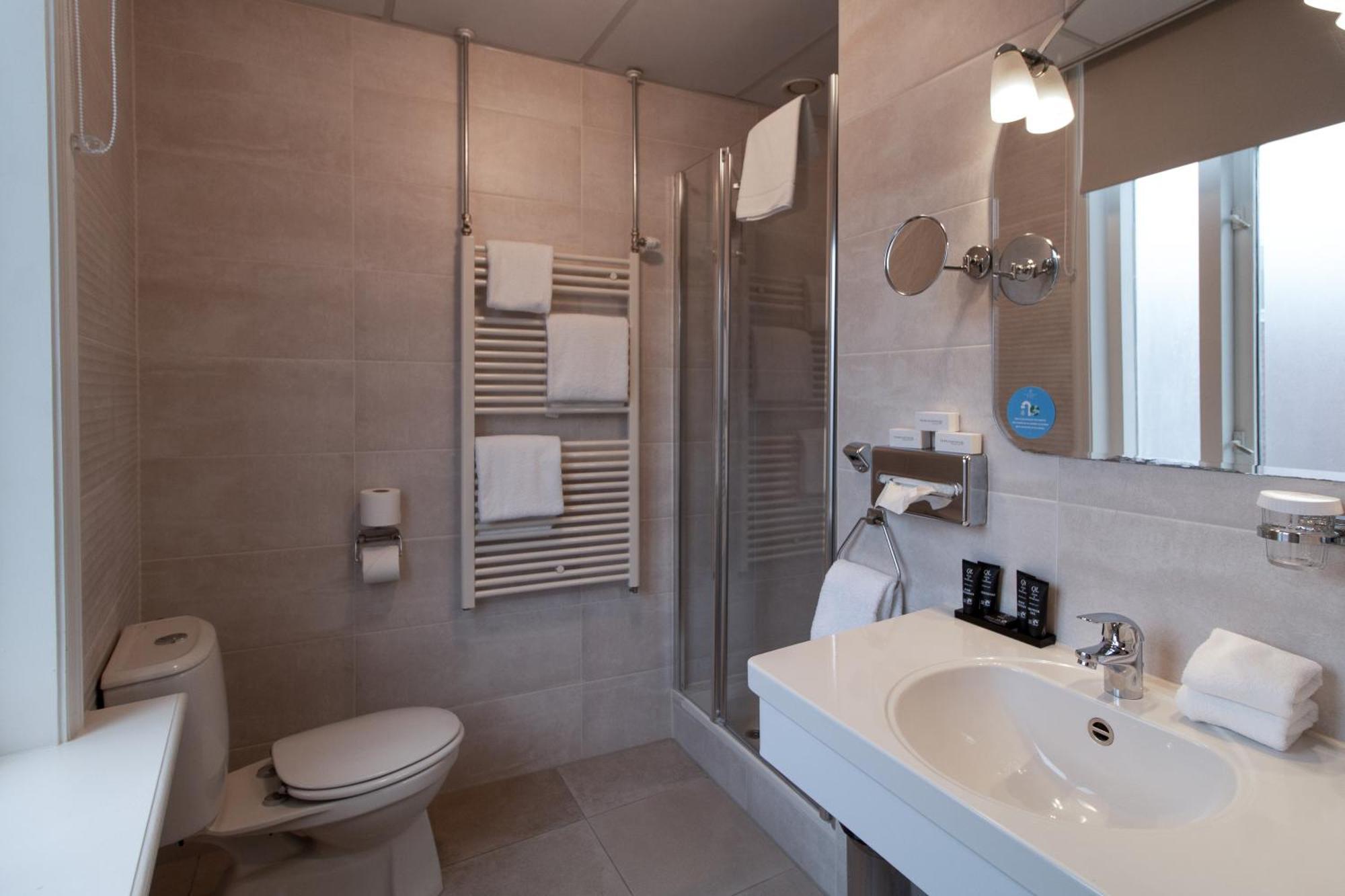 Grand Hotel En Residence De Draak Bergen op Zoom Bilik gambar